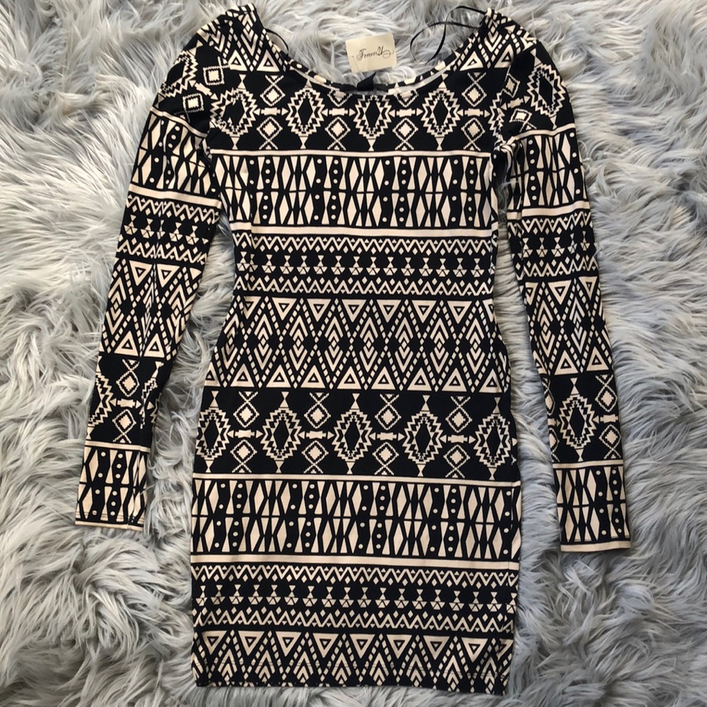 Short long sleeve dress